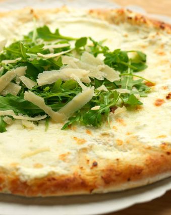 Pizzas au fromage : Pizza blanche au fromage de chèvre et parmesan