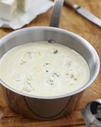 Recettes pas chères : Sauce crémeuse émulsionnée au bleu