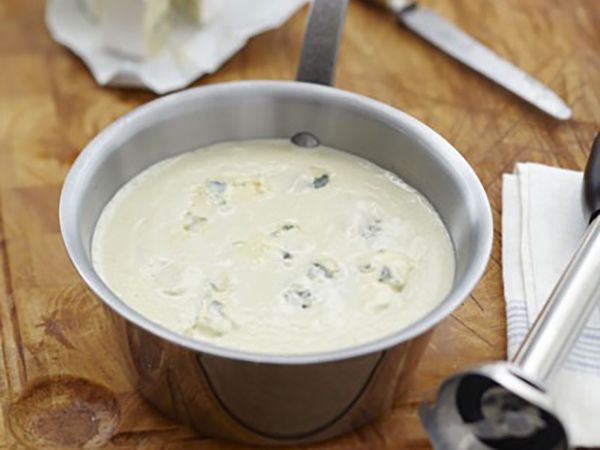 Recettes pas chères : Sauce crémeuse émulsionnée au bleu