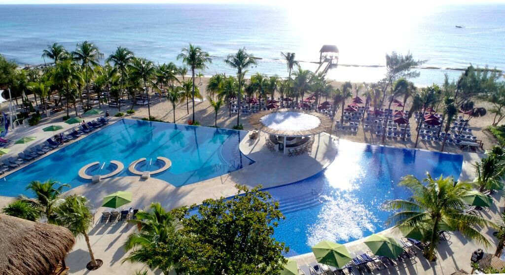 Image of Essence at the Fives Beach