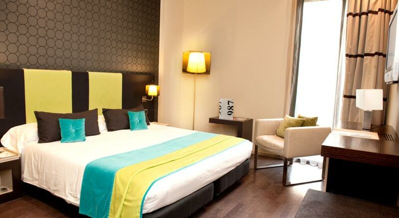 Image of Room Mate Carla