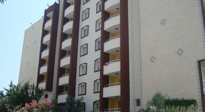 Image of Golden Moon Apartments