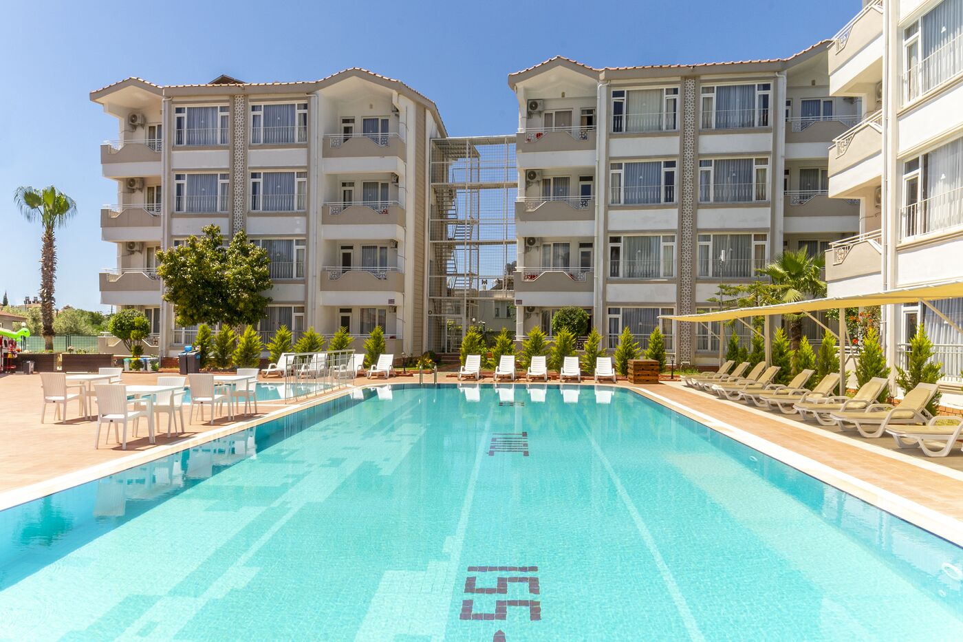 Image of New Garden Luna Side Apart Hotel