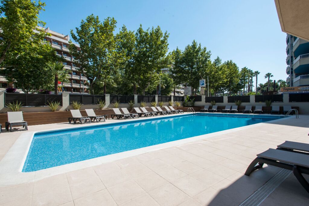 Image of California Apartments III Y IV