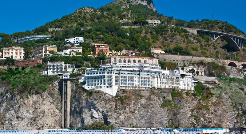 Image of Lloyd's Baia