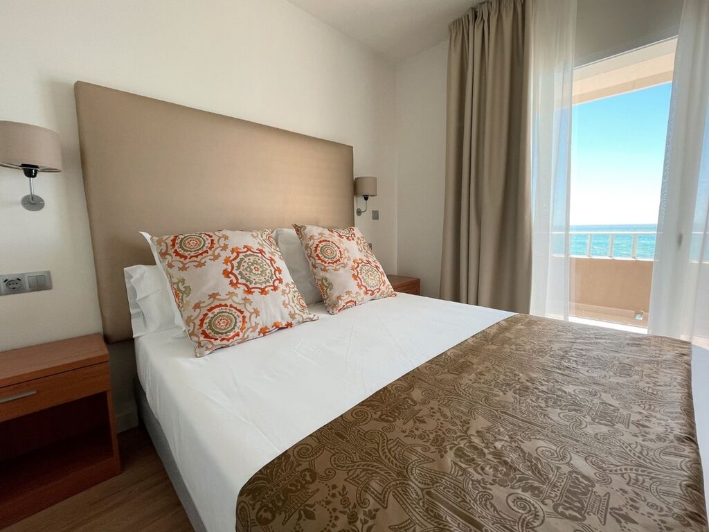 Image of Fay Victoria Beach