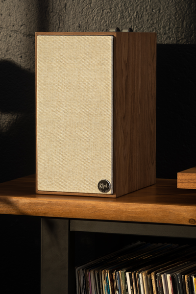The «Fives» - «Walnut» - «Music» - «Closeup» - Lambswoolgrille
