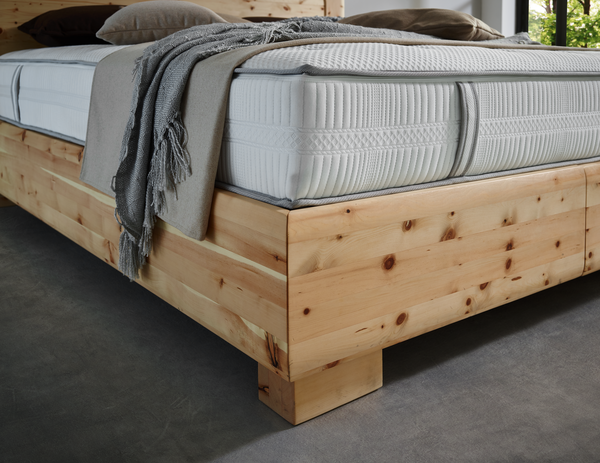 Boxspringbett Pure Pine Boxspringbett mit Massivholz in Zirbe