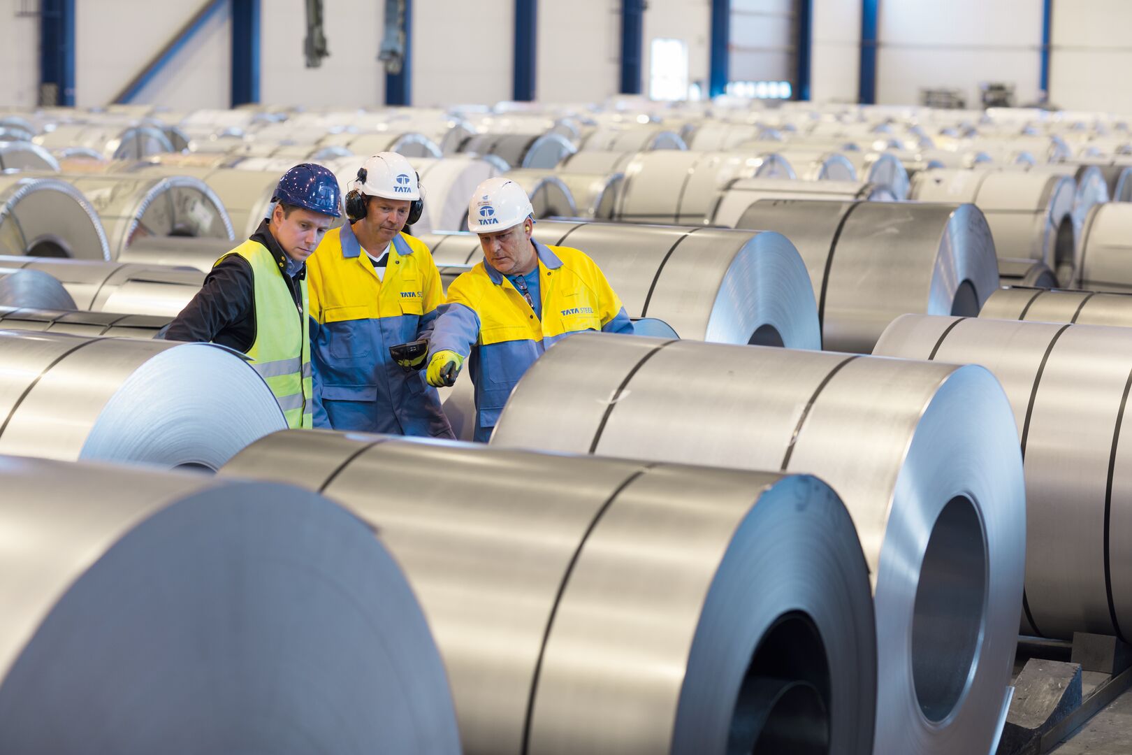 No trabalho na Tata steel indústria na Holanda 