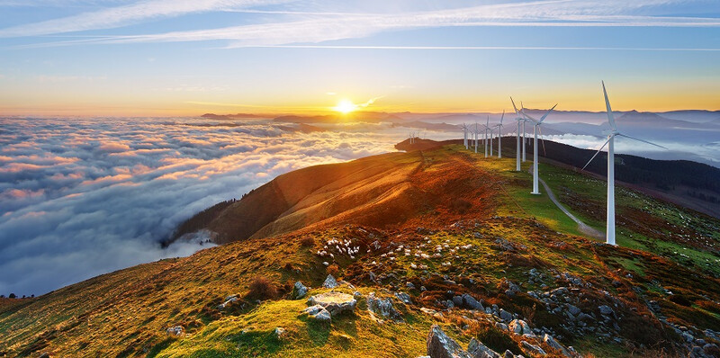 Wind_turbines_above_clouds