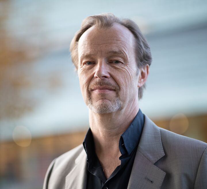 Foreleser Steinar Bjartveit