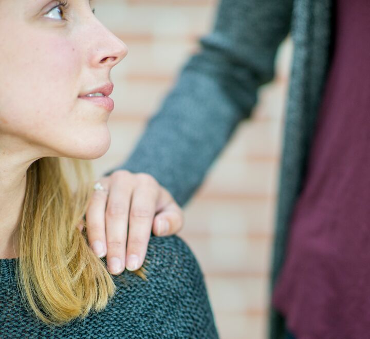 Mange av oss har problemer med å uttrykke følelser på jobb. Hvordan kan vi som ledere eller kolleger spille hverandre gode på dette?