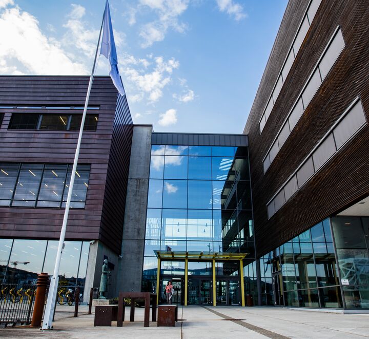 Exterior of campus in Bergen