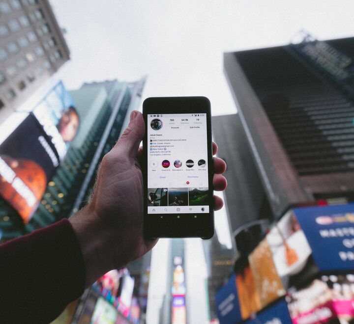 Should every top leader be on social media? (Illustration photo) Photo: Jakob Owens. Unspash.com