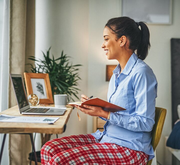 Nye vaner som kosebukser og  null reisetid,  hva tar vi med oss den dagen korona ikke lenger tvinger oss til å ha hjemmekontor?