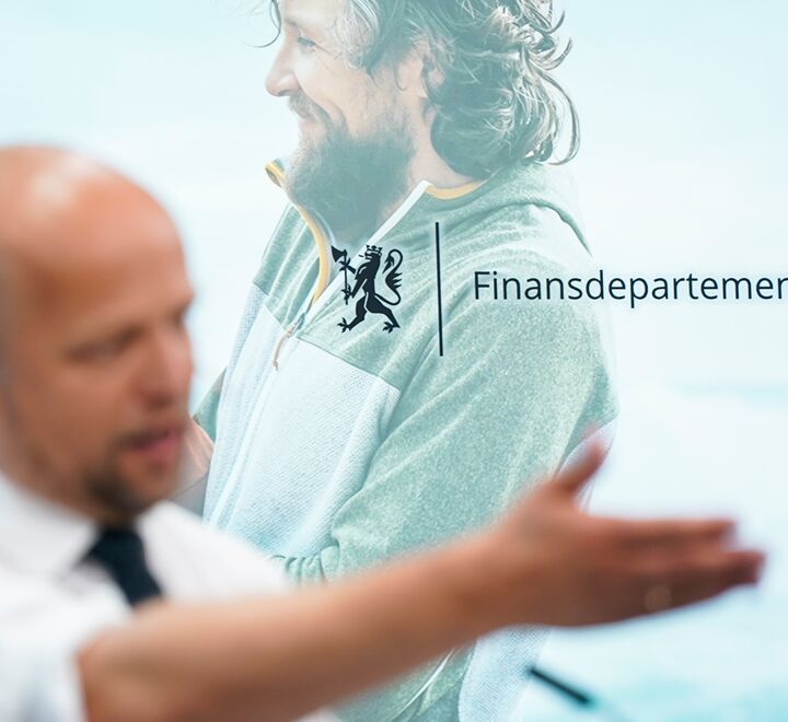 Finansminister Trygve Slagsvold Vedum under fremleggelsen av Perspektivmeldingen