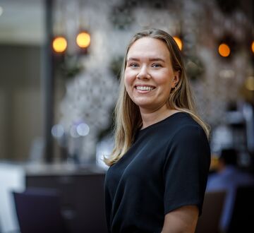 Bilde av en smilende kvinne