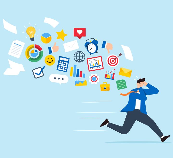 Illustrasjon av medarbeider som flykter fra varsler og digitale hjelpemidler