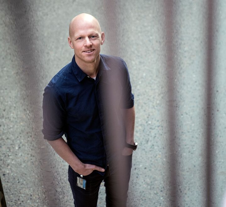 Skaper bistand økt korrupsjon? Ikke nødvendigvis, beroliger Jørgen Juel Andersen (bildet). 