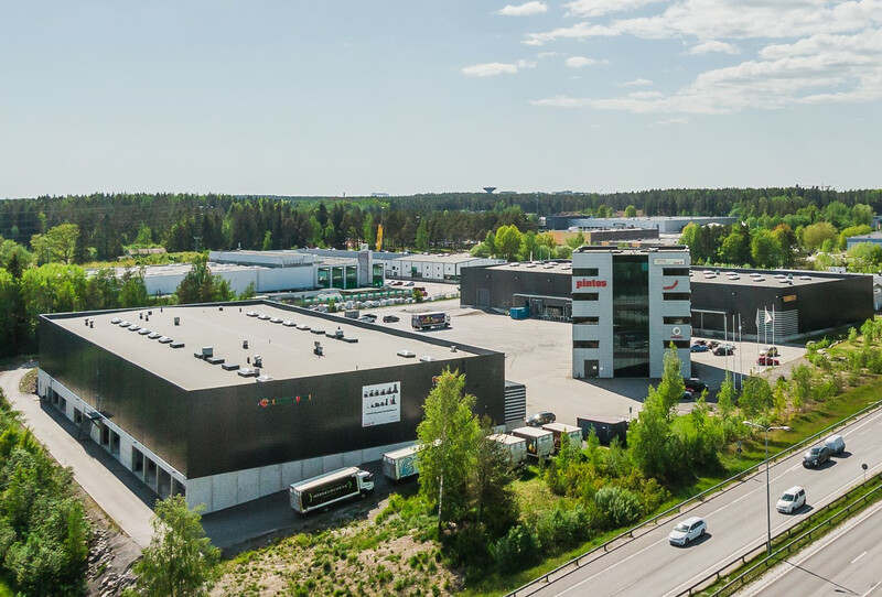 Warasto Finland palvelee Logicorin kiinteistössä monipuolisia verkkokaupan toimijoita
