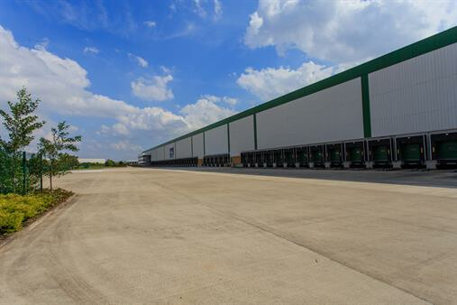Logicor leases largest available UK warehouse to L&G Homes