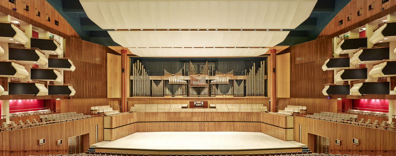 Restored RFH organ 03