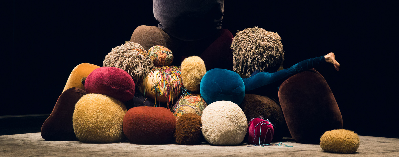 Safarium A performance with tactile objects