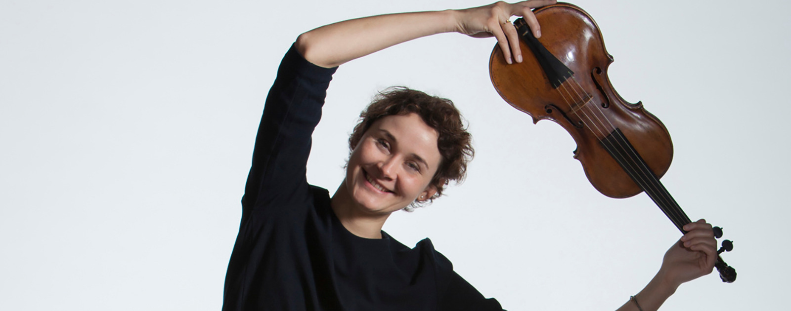 Claudia Norz credit Eric Richmond Violinist, Claudia Norz
