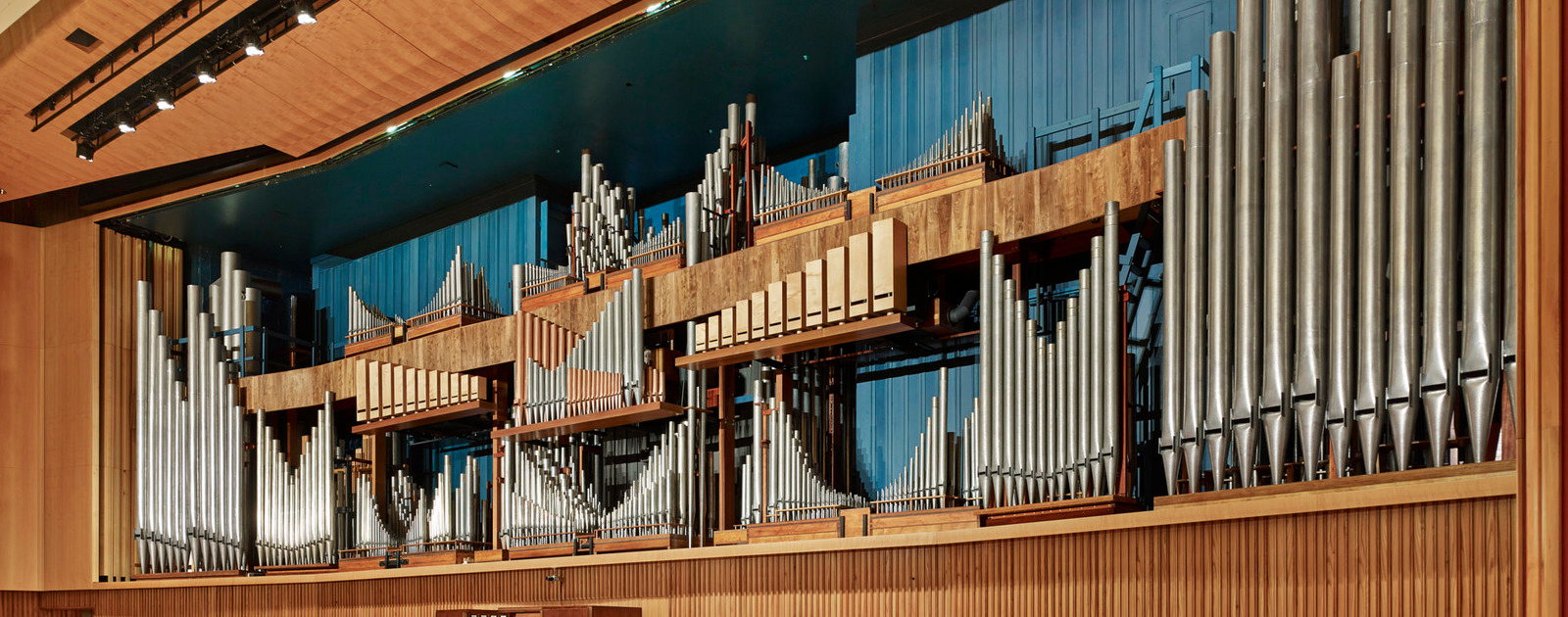 Restored RFH organ 01