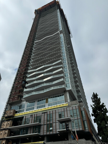 PEX Drives Efficient In-Slab High-Rise Install