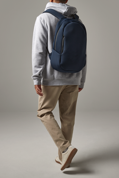 bagbase_bg168_navy_lifestyle_15506_cropped