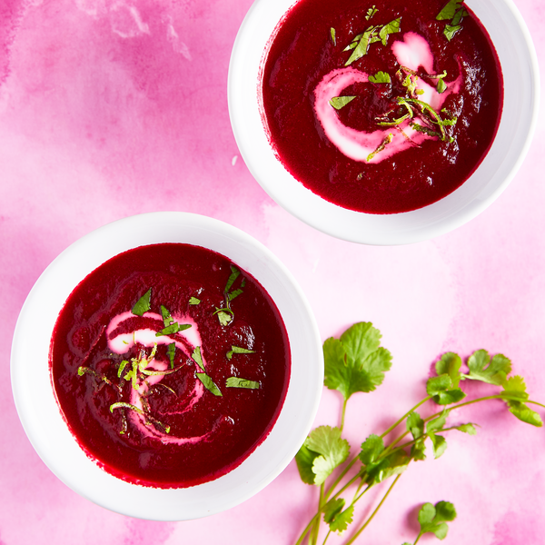 RECIPE OF THE MONTH_MARCH 2022_FANCY_BLENDER_CREAMY VEGAN BEETROOT SOUP WITH COCONUT, GINGER AND LIME SQUARE
