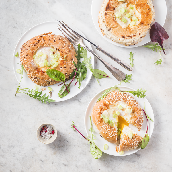 RECIPE OF THE MONTH_APRIL 2023_REVOLUTION EGGS_COOKWARE_EGGS AND MOZZARELLA BAGELS v2 SQUARE.tif