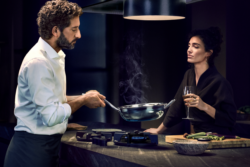 Patelnia wok WMF Profi Resist 28cm