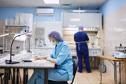 Researchers conduct research in the laboratory. Biolaboratory